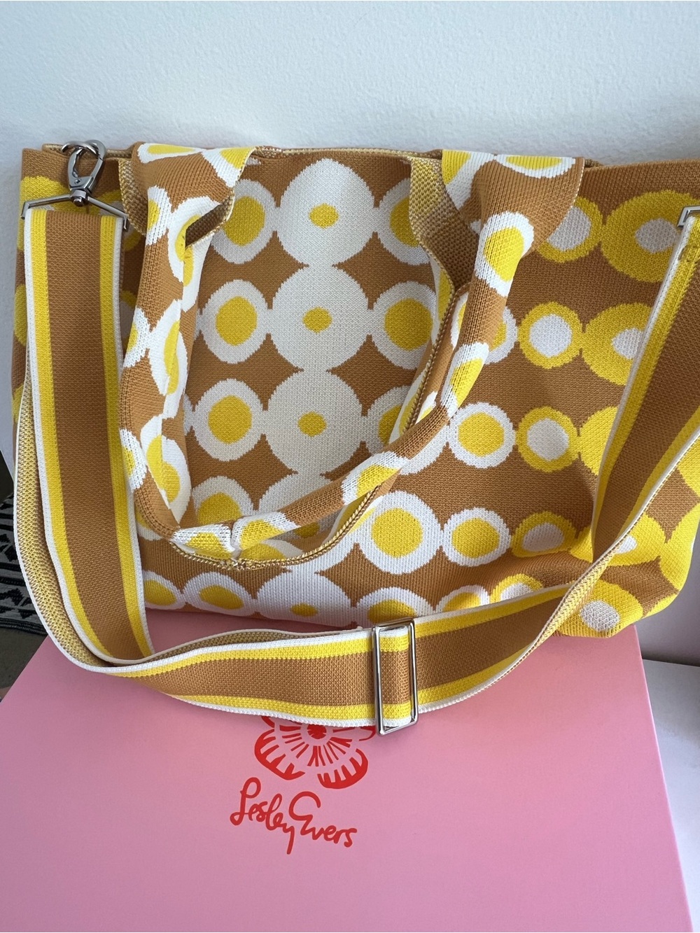 Sunny Geometric Knit Crossbody Tote - Yellow & White